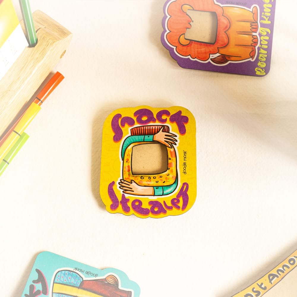 Snack Stealer - Frame Fridge Magnets